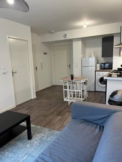 Appartement F2 De Haut Standing En Hypercentre Avec Jardin Prive A 270 M De La Gare De Mantes ! Exteriér fotografie