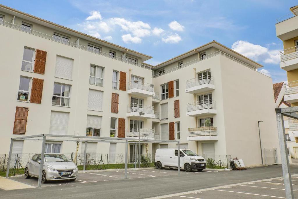 Appartement F2 De Haut Standing En Hypercentre Avec Jardin Prive A 270 M De La Gare De Mantes ! Exteriér fotografie